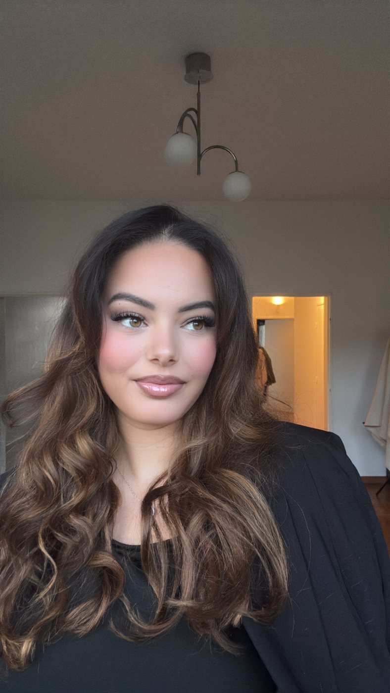 Rachida, esthéticienne à Sahina Studio